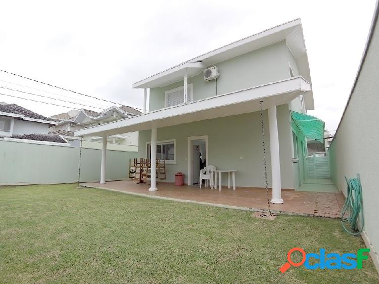 Casa sobrado, condomínio Floradas da Serra,