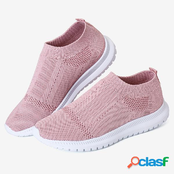 Deslizamento leve de malha no esporte correndo sapatos