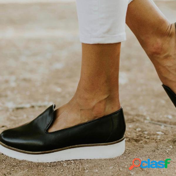 Mocassins planos de cor sólida de amêndoa tamanho grande