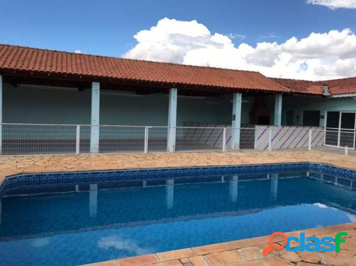 SITIO COM CASA GRANDE PARA MORADIA COM QUADRA PISCINA