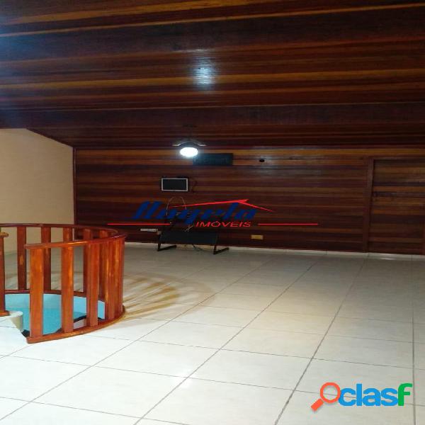 São Francisco - Lindo Sobrado com 4 dorm e cozinha