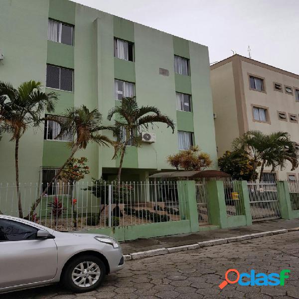 VENDA / APARTAMENTO EM SÃO JOSÉ