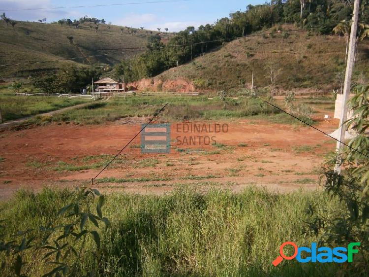 Vale do Tingua, granja com 1969m2 totalmente plana