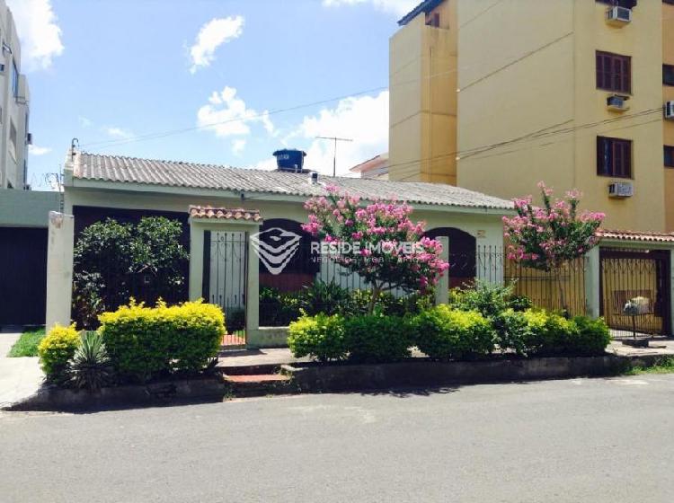 Casa à venda no Nossa Senhora Medianeira - Santa Maria, RS.