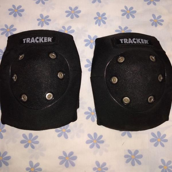 Par de joelheiras Tracker Skate Adulto nunca usadas r$99