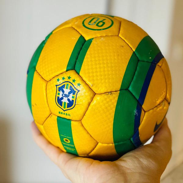 bola nike oficial pequena (embaixadinha) - edição brasil