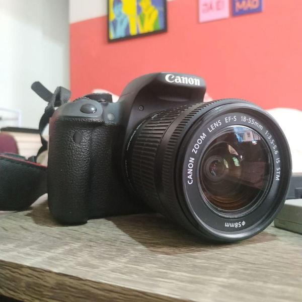 câmera t5i + lente do kit 18mm-55mm + 4 baterias + 3