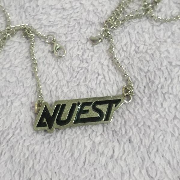 colar kpop nuest