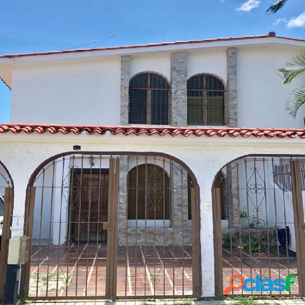 118 M2. Casa En Venta En Urb. Prebo, Calle Cerrada.