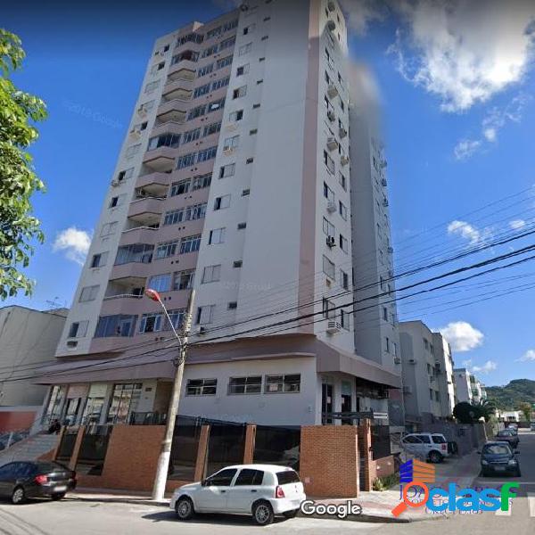Apartamento 2 dormitórios Kobrasol São José. Andar alto.
