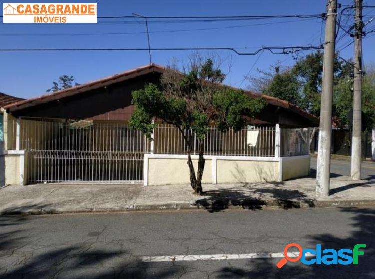 Casa com 03 quartos, Monte Castelo, São José dos Campos