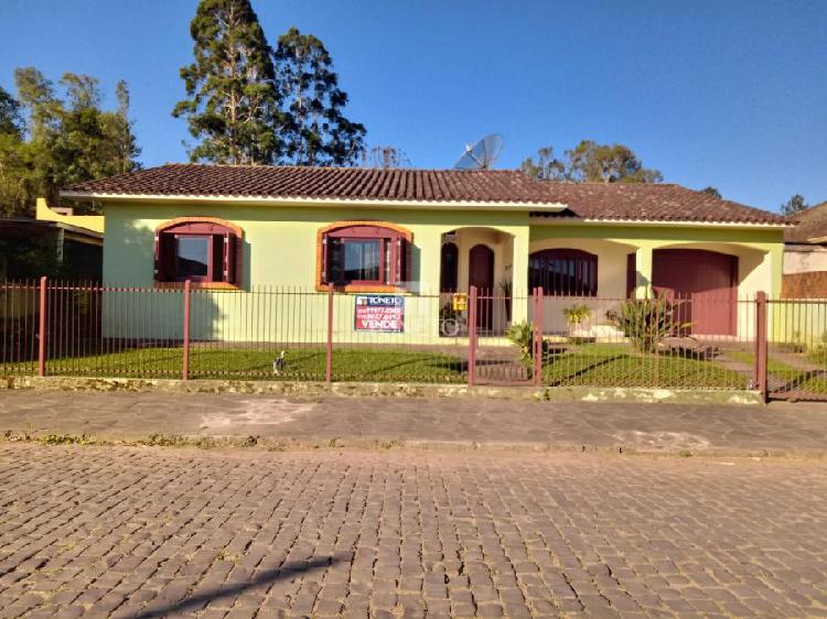 Casa à venda no Centro - Faxinal do Soturno, RS. IM168486