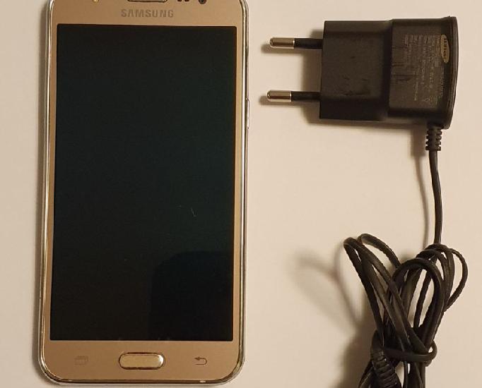 Celular Samsung J5 16GB Dual, usado