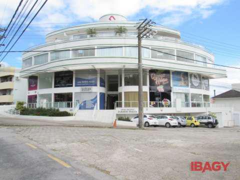 Excelente loja comercial com 43,42m², mezanino, lavabo,