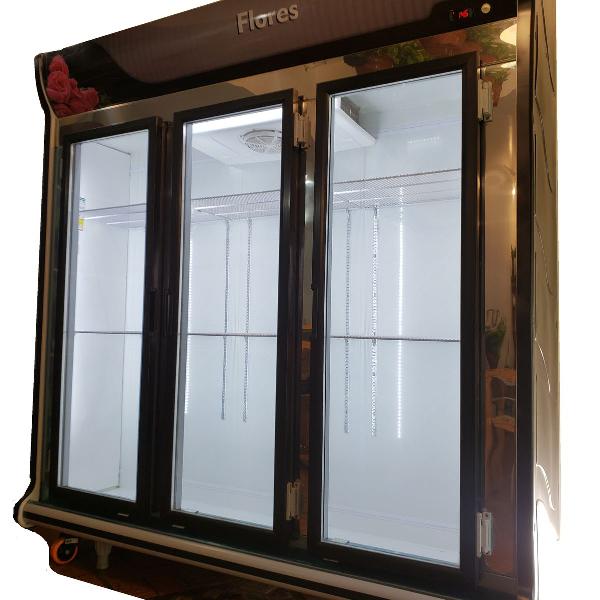 Refrigerador/expositor vertical 1260L 3 Portas