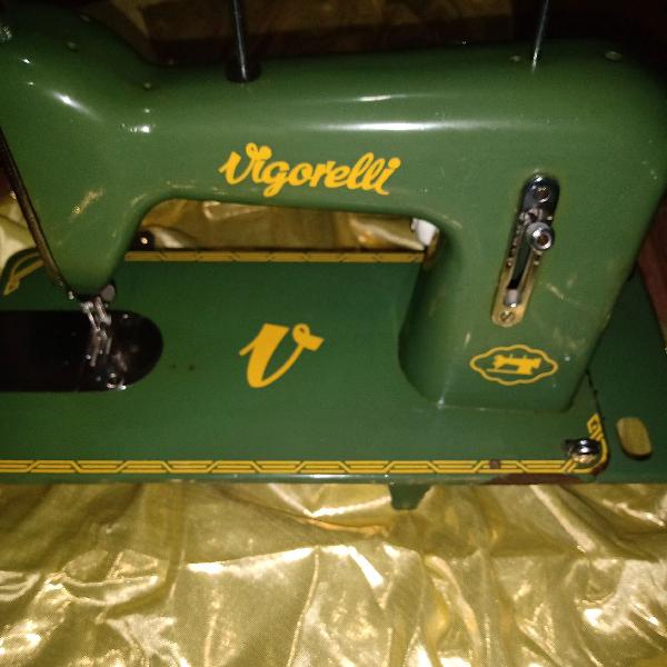 linda máquina de costura Vigorelli em excelente estado
