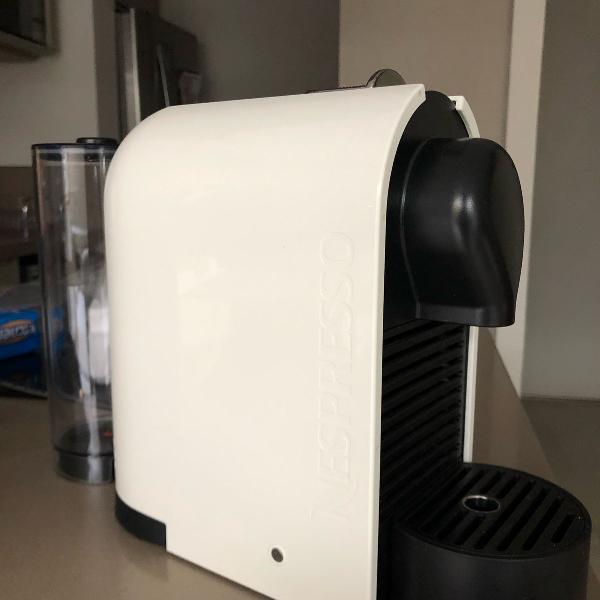 máquina nespresso branca
