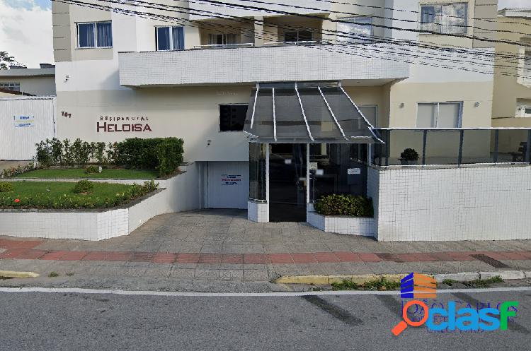 Apartamento com 2 dormitórios sendo um Suíte. Praia