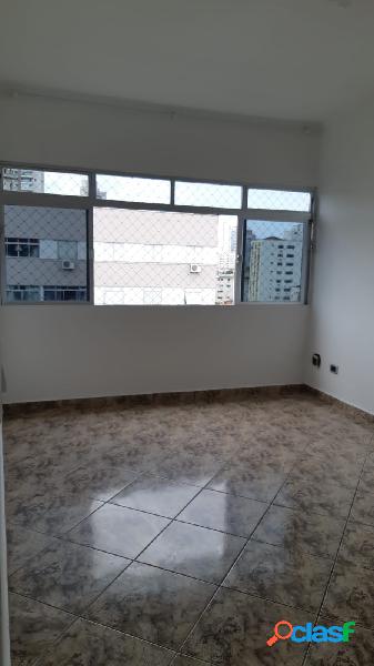 Apartamento de 2 dormitórios em Santos na encruzilhada.