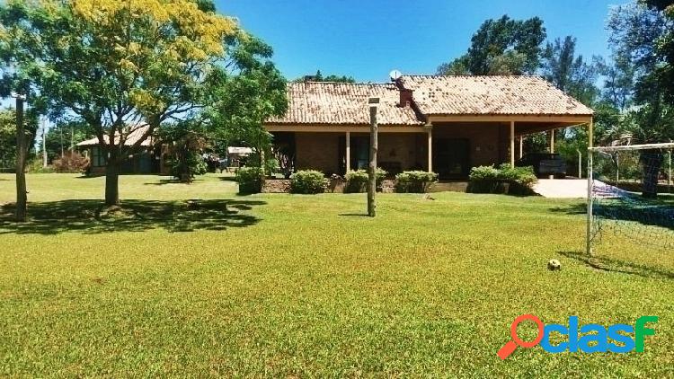 Belíssimo Sítio com 4.400m² em Condomínio fechado,