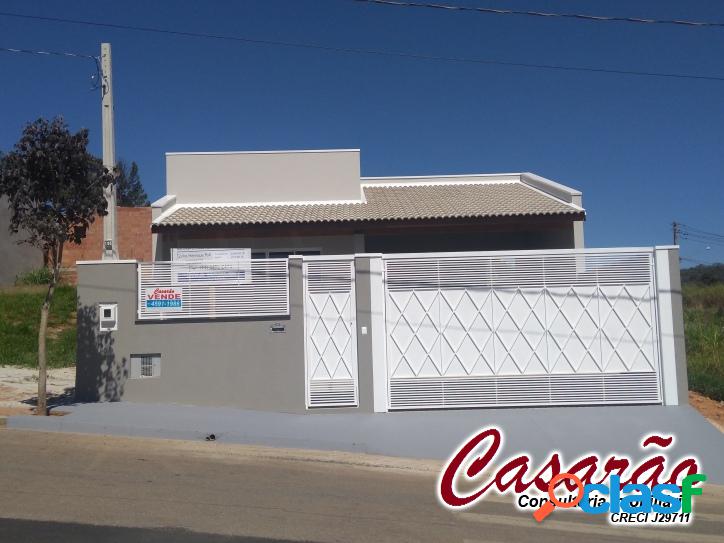 Casa com Fino Acabamento no Jd. Perola