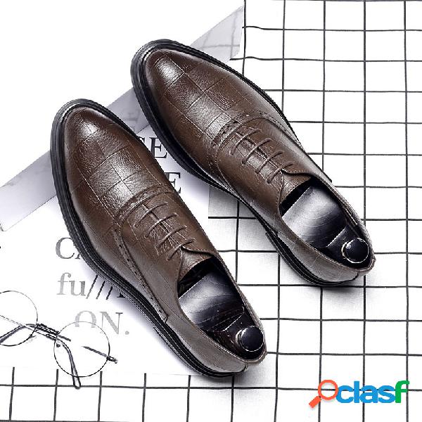 Homens Brogue Esculpido Lace Up Oxfords Sapatos Casuais