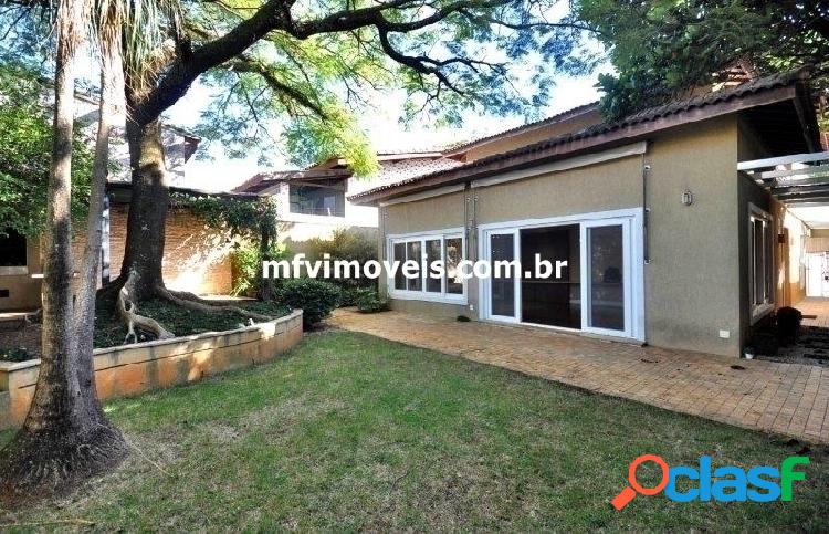 Linda Casa de 4 quartos para Aluguel em Alto de Pinheiros