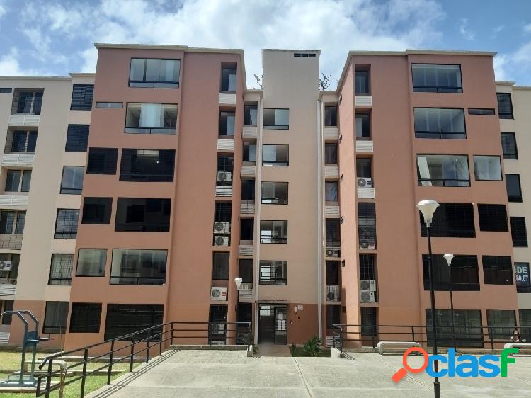 Se vende Apartamento en valle de topacio remodelado