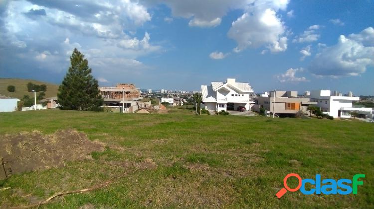 Terreno plano - vista para a cidade - 700m² - condomínio