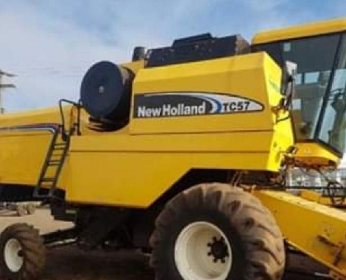 COLHEITADEIRA NEW HOLLAND TC57 EM PERFEITO ESTADO