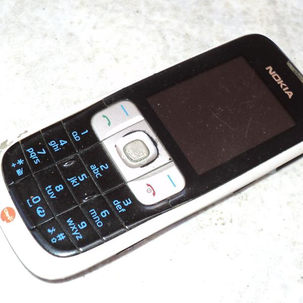 Celular Antigo Nokia 2630 para retirada peças