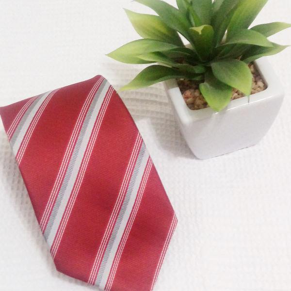 Gravata vermelha listada em cinza e prata Pierre Lafitte®