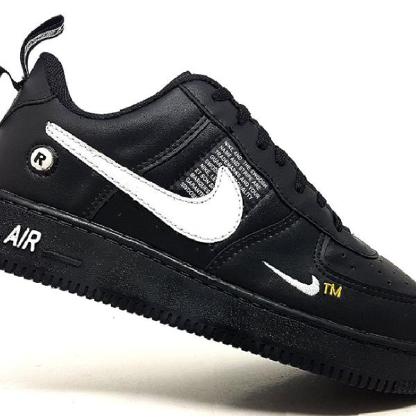 Tênis Nike Air Force 1 TM