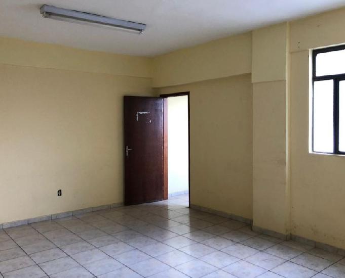 Vende-se sala comercial com ótima localização
