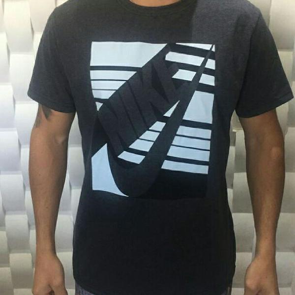 camiseta Masculina Nike