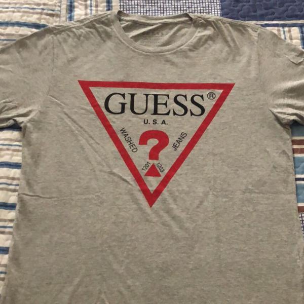 camiseta manga curta guess