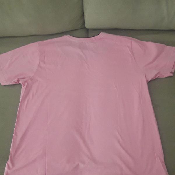 camiseta rosa gola canoa