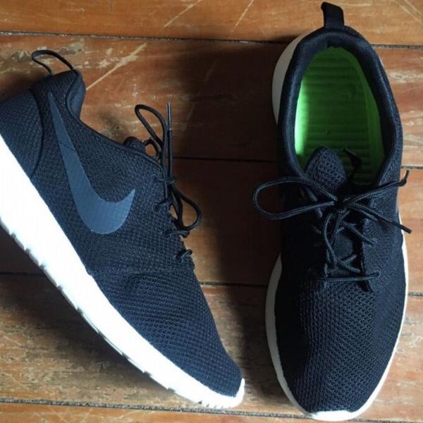 nike roshe one preto