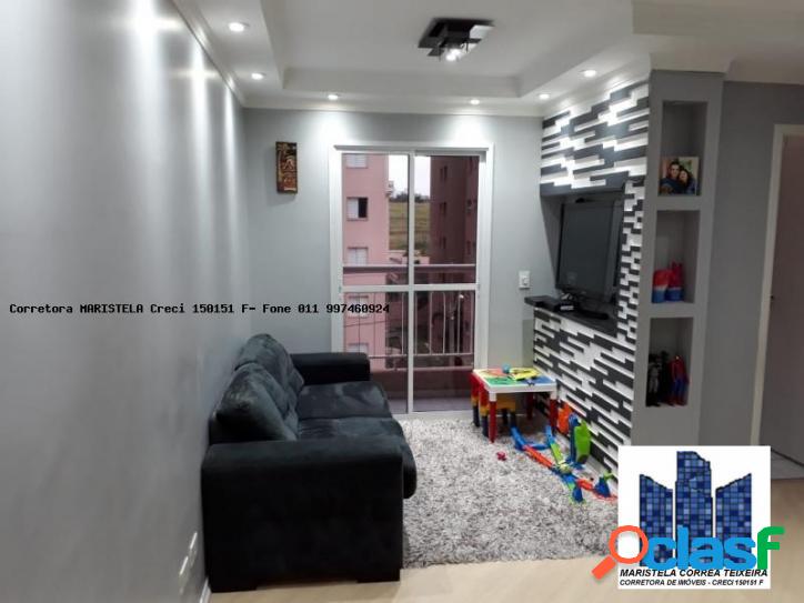 Apartamento 2 dormitórios com planejados.