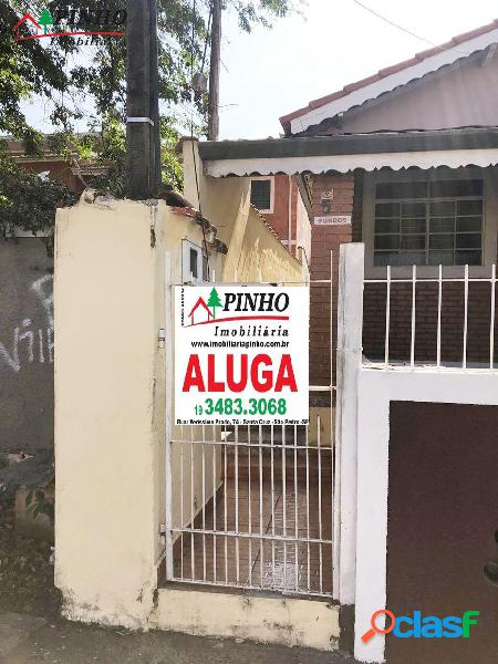 Casa Fundos localizada no Bairro São Thomé