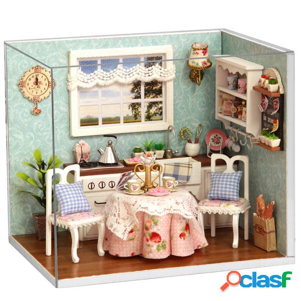 Jogo bonito diminuto da sala de jantar DIY da casa de boneca