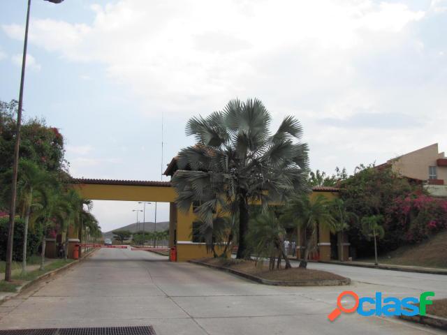 TERRENO EN VENTA DE 512 METROS EN URBANIZACIÓN EXCLUSIVA