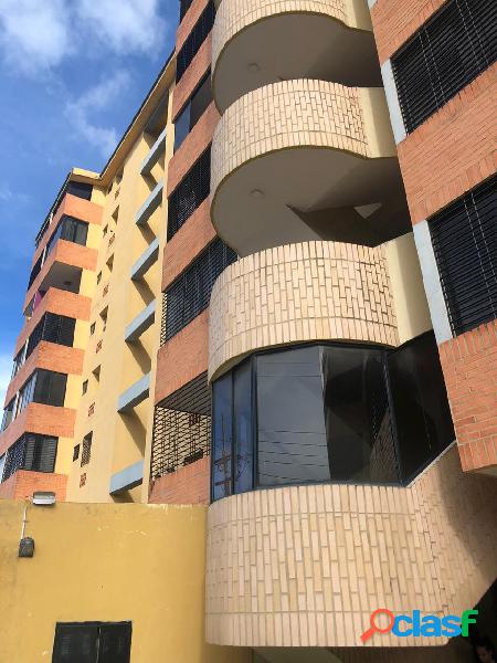 VENTA DE BELLO APARTAMENTO EN LA CAMPIÑA RESD. MIRABELLA II