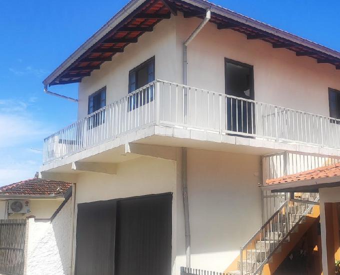 Apartamento 1 quadra da praia confortável centro