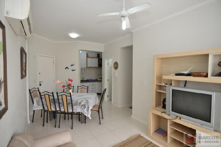 Apartamento para venda com 77 metros quadrados com 2 quartos