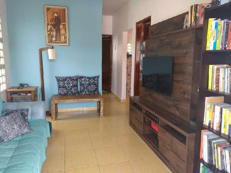 Casa de 70 m2 em Campo Grande. 2 quartos; quintal + varanda