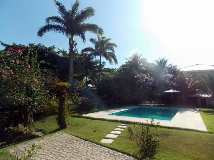 Casa de condomínio para venda com terreno de 1800 m2.