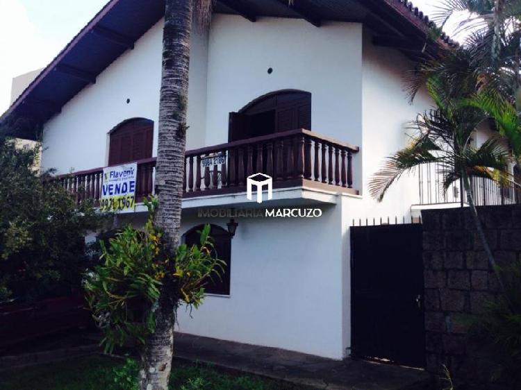 Casa à venda no Centro - Santa Maria, RS. IM37533