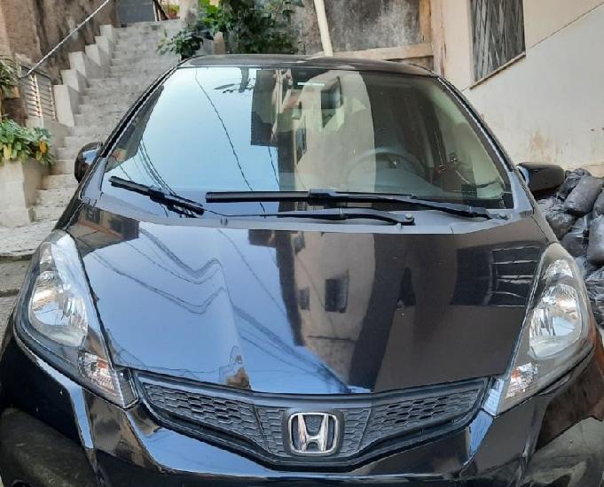 Honda Fit CX 1.4 automático preto 201414