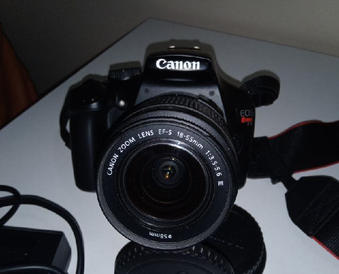 Máquina Fotográfica Canon Rebel T3 EOS1100 R$ 990.00